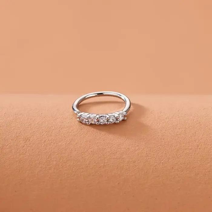 Anneaux de nez en Zircon miniatures à une rangée pour femmes, perceuse Fine exquise avec ouverture de perceuse, faux Piercing de nez, bijoux