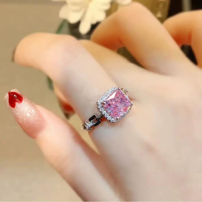 Bijoux pour femmes - Bague en argent sterling 925 rose avec coupe Ice Flower. Bague de forme carrée. Accessoire de bijouterie simple et tendance.