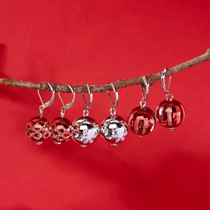Mignon 3 paires de boucles d'oreilles boule colorée de noël pour les femmes flocon de neige motif d'arbre de noël lanterne boule cerceau boucles d'oreilles accessoires