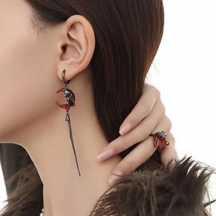 Boucles d'oreilles asymétriques Red Moon Gem, style hip-hop gothique sombre, pendentifs à pampilles, chaîne, boucles d'oreilles pendantes, accessoire de bijouterie
