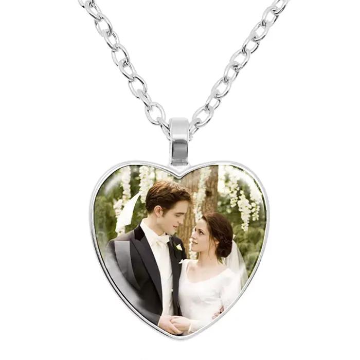 Collier du film crépuscule Vampire Bella Edward Jacob Renesmee personnage verre coeur pendentif collier hommes femmes bijoux cadeau
