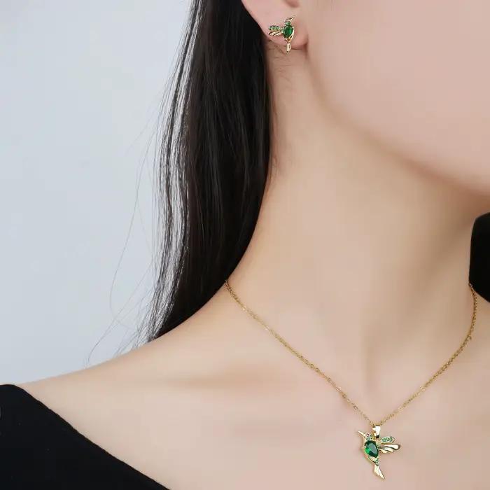Ensemble de collier et boucles d'oreilles avec pendentif colibri en cristal classique, 7 couleurs, collier d'oiseau Animal en zircone, cadeau d'anniversaire et de mariage pour filles