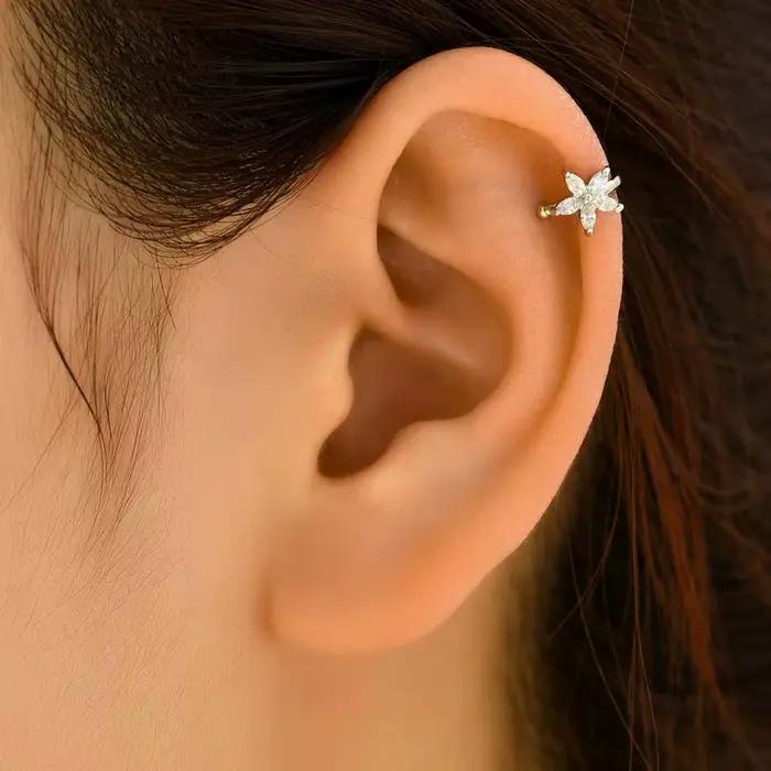 Clip d'oreille en forme de fleur en Zircon pour femmes et filles, cristal brillant de luxe, Non Piercing, boucles d'oreilles, bijoux cadeaux de mariage