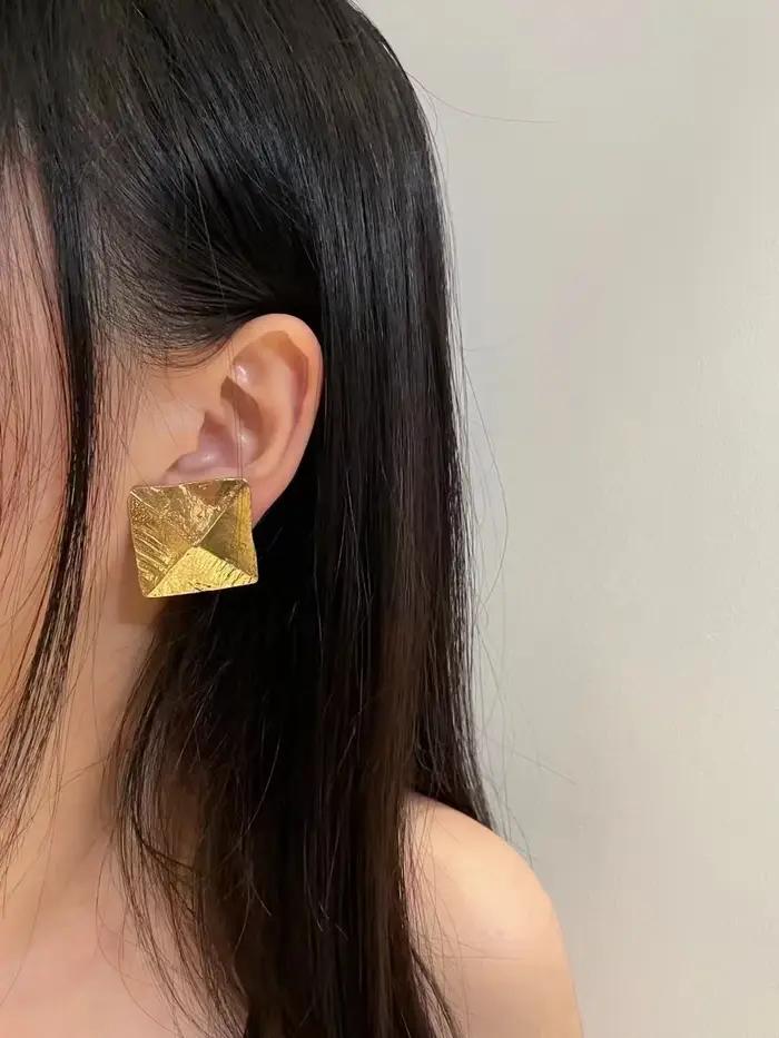 Boucles d'oreilles clips géométriques rétro en laiton plaqué or pour femme, bijoux de luxe tendance, par un créateur de mode