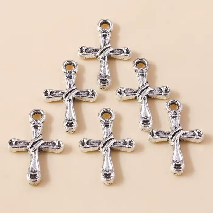 Leslie, 30 pièces, pendentifs en forme de croix de Jésus, couleur argent antique, en métal, pour la 
