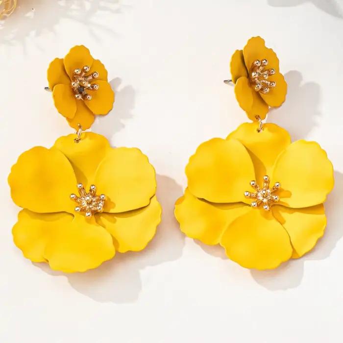 Nouvelles boucles d'oreilles pendantes pour femme, motif fleur fuchsia, pour mariée et occasions spéciales, plaqué or, avec grande fleur en spray blanc et fuchsia