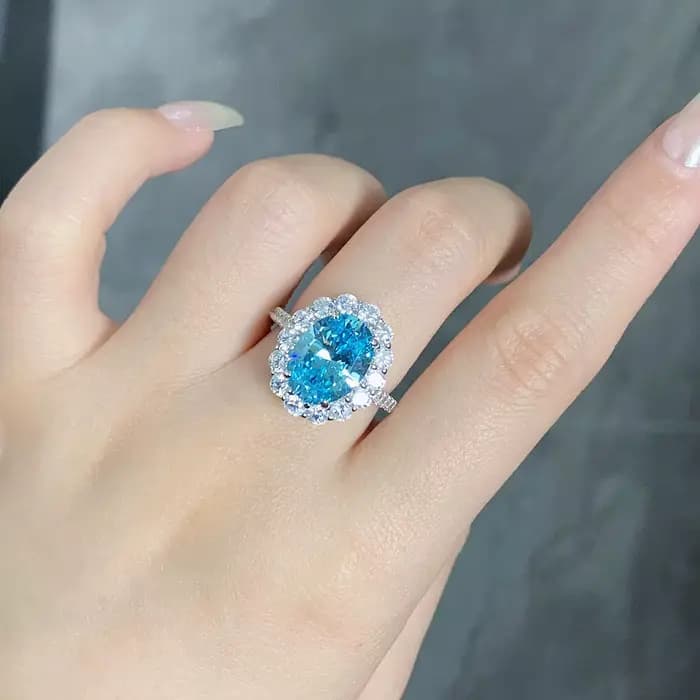 Bague originale en or blanc 18 carats