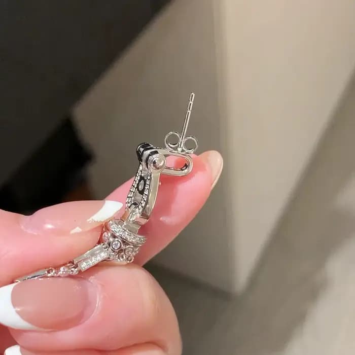 Collier ou boucles d'oreilles pendantes géométriques à longues pampilles en diamant à haute teneur en carbone
