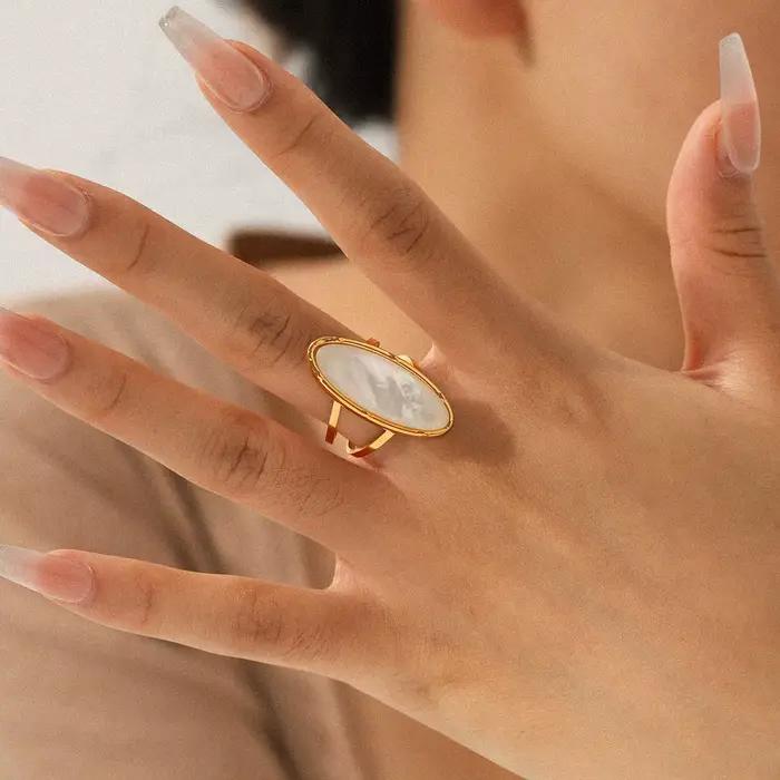 Bague rétro plaquée or pour femme, grande perle ovale blanche en nacre, ajustable, style simple, bijou de fête
