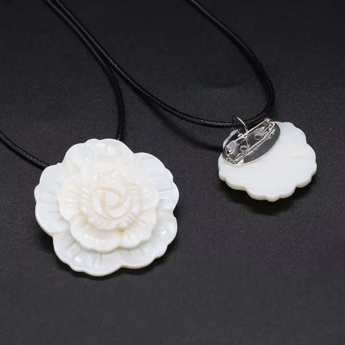 Collier à breloques en nacre naturelle, fleur multicouche, coquillages blancs, pendentif, colliers ou broche, cadeau, bijoux