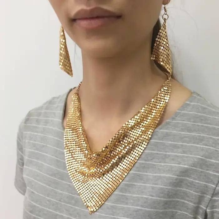 Ensemble de bijoux indiens pour femmes, biscuits brillants, tour de cou en métal, boucles d'oreilles de la présidence, fête de mariage, ensembles de bijoux à la mode