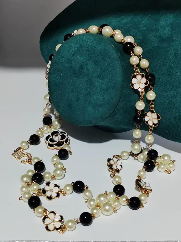 Collier ras du cou en perles noires et blanches, tendance, pendentif en chaîne de pull, bijoux pour femmes et filles