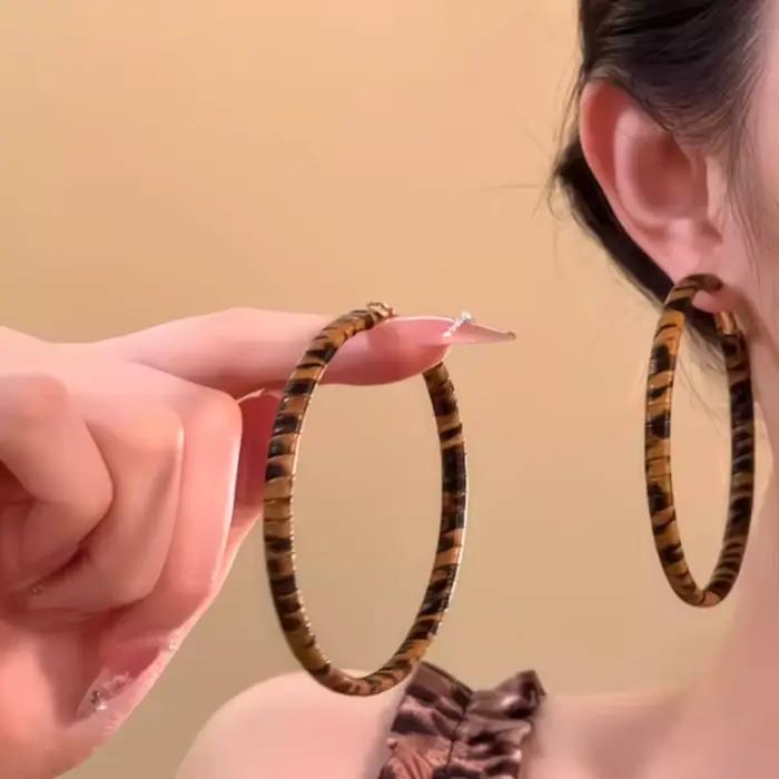 Boucles d'oreilles rétro en cuir artificiel imprimé léopard, boucles d'oreilles exagérées et Sexy pour femmes, bijoux à la mode automne hiver