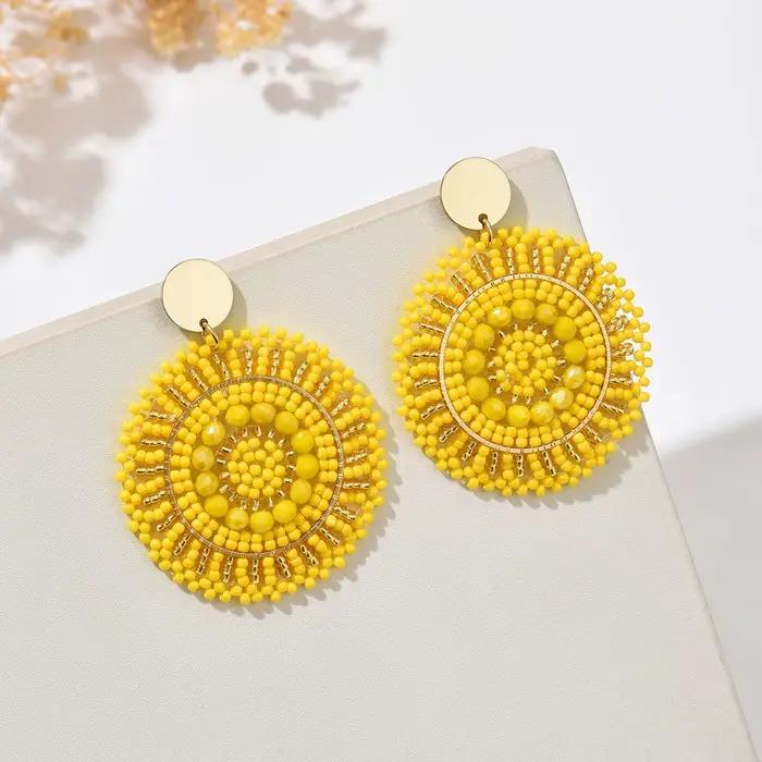 Boucles d'oreilles pendantes rondes en perles faites à la main de style bohème vintage, parfaites pour les femmes à porter au quotidien, en vacances, lors de fêtes, etc.