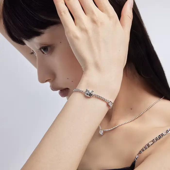 Bracelet de luxe Hello Kitty en cristal pour femmes, bracelets à chaîne tendance, bijoux en strass, accessoires, cadeaux d'anniversaire