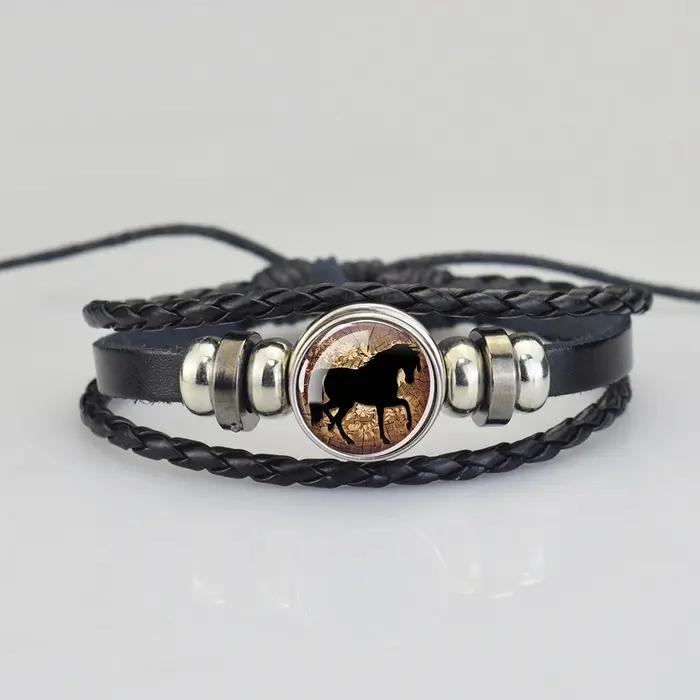 Bracelet en cuir noir à motif tête de cheval pour hommes, cadeau pour amoureux d'équitation, bracelet à breloques en alliage de zinc, design élégant pour cavaliers