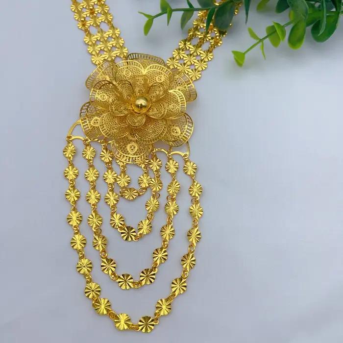 Parure de luxe éthiopienne avec collier long à fleurs et boucles d'oreilles pour mariée