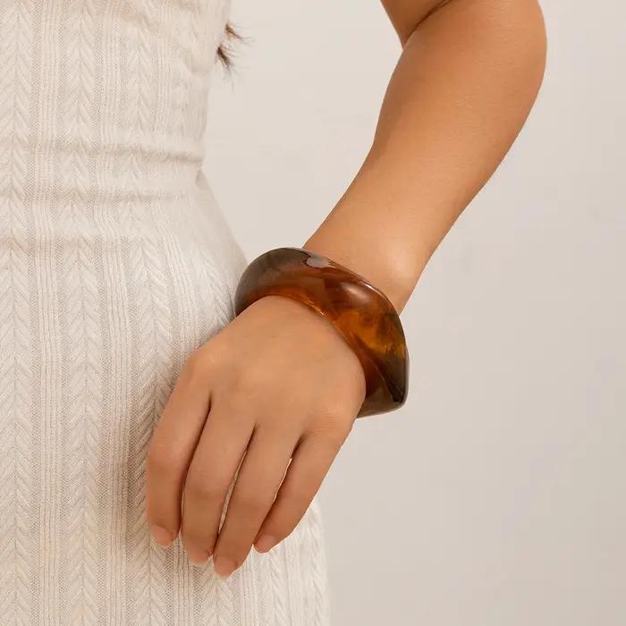 Lacteo créatif Vintage acrylique Bracelet irrégulier