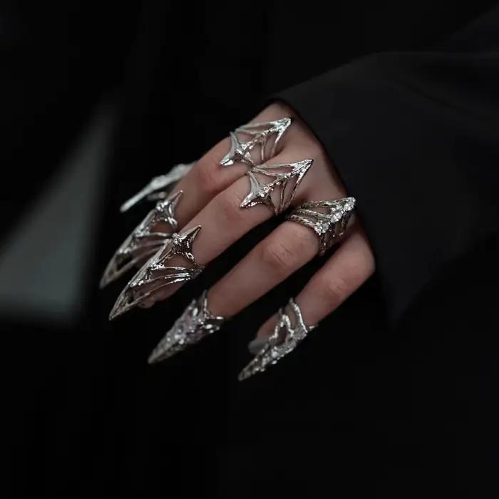 Couvre-ongles punk en métal Sophia