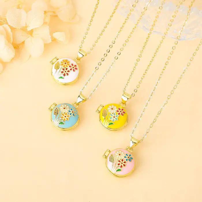 Collier médaillon à fleurs colorées pour femmes