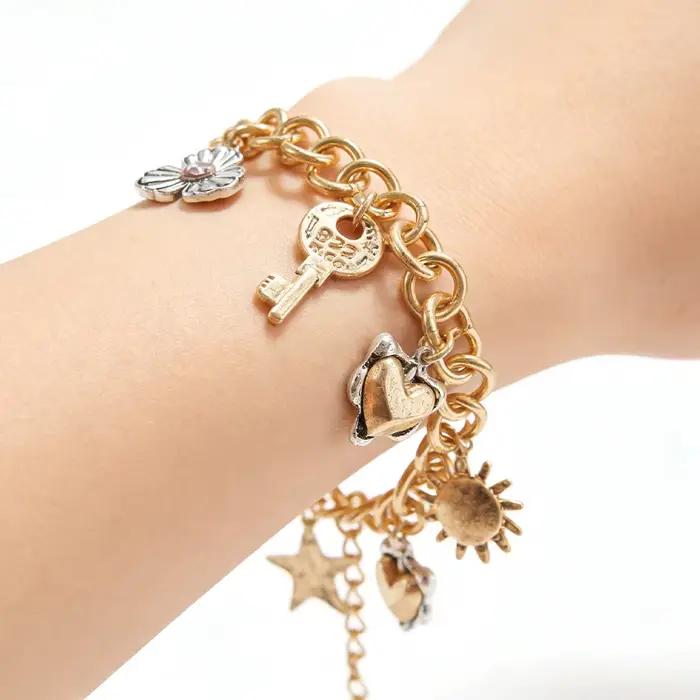Bracelet fantaisie bohème à breloques mélangées pour femme