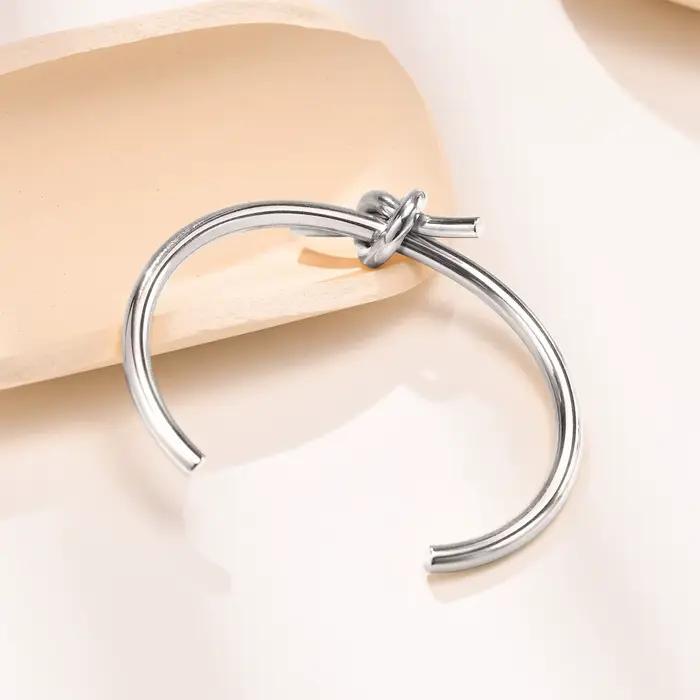 Bracelets à nœuds en acier inoxydable