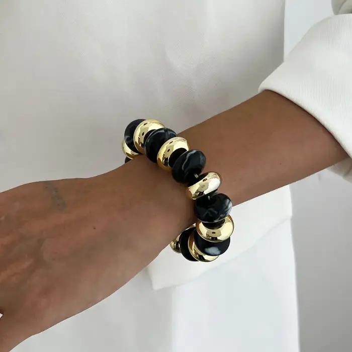 Bracelet léger en perles de résine