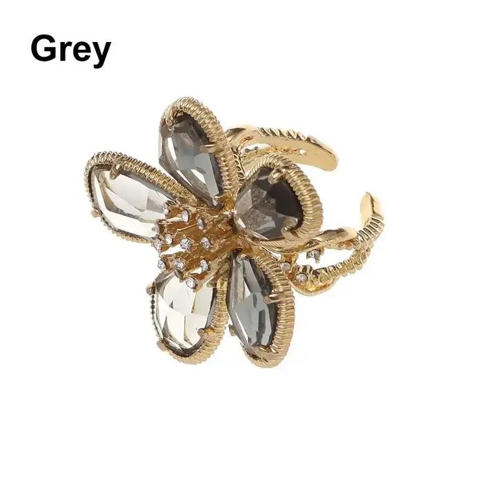 Bague en cristal de fleur de biscuits mignonne et romantique ajustable pour femmes et filles occasions spéciales comme mariages et anniversaires