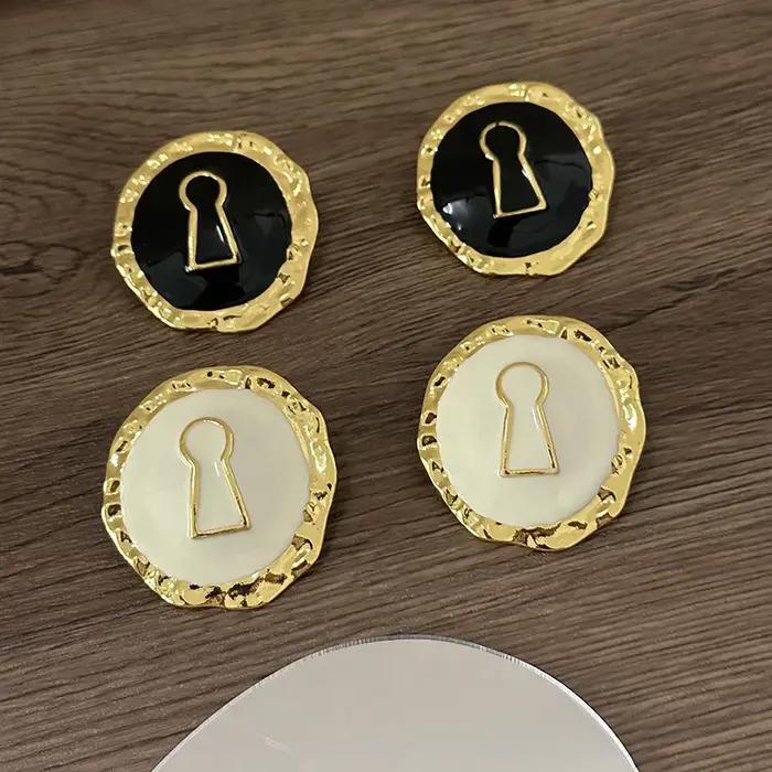 Boucles d'oreilles rondes en alliage émaillé noir exagéré pour femmes