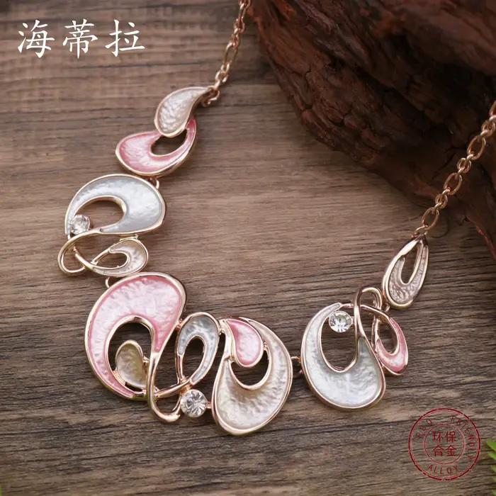Nouveau collier fleur émaillée creuse en alliage