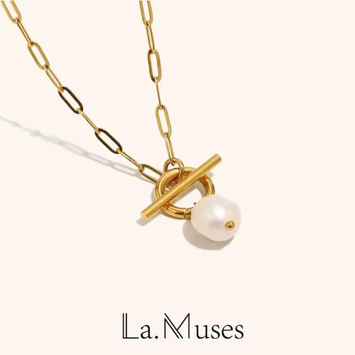Pendentif perle d'eau douce baroque pour femme, collier en acier inoxydable plaqué or 18 carats, bijou élégant pour bureau et occasions spéciales