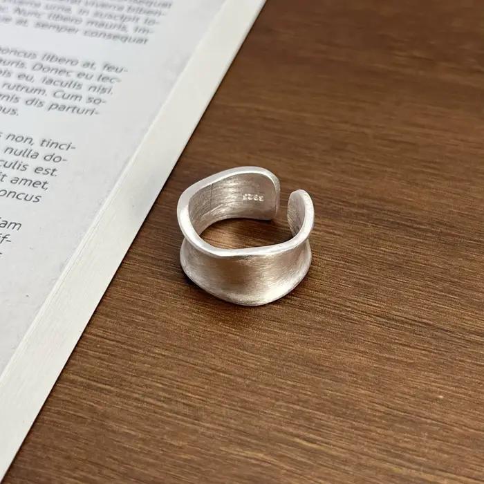 Bagues en argent Sterling 925 pour femmes et hommes, large bague faite à la main, bijoux de fête minimalistes pour Couple, cadeau pour prévenir les allergies