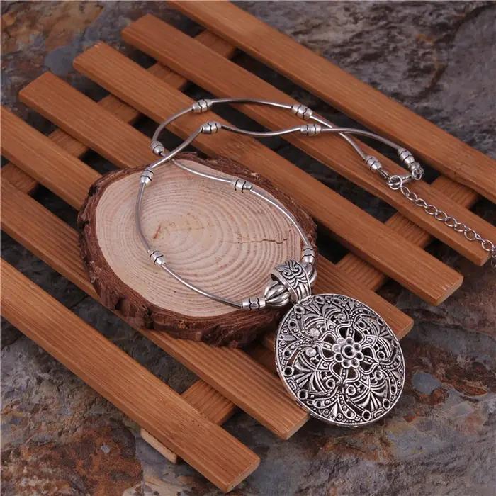 Bijoux tibétains Vintage argent plaqué bohème creux sculpté pendentifs ronds colliers chaîne