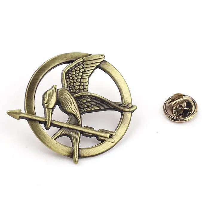 Broche d'oiseau à la mode punk vintage en alliage de zinc pour homme et femme polyvalente pour toutes les occasions