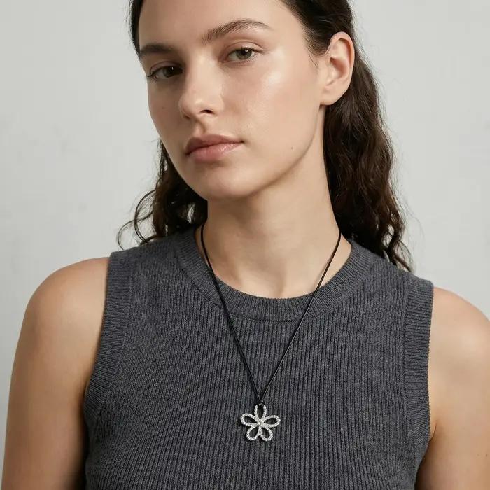 Collier simple et tendance pour femme