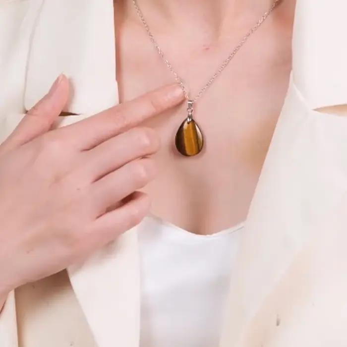 Nouveau Pendentif Goutte d'Eau en Pierre Naturelle et Cristal