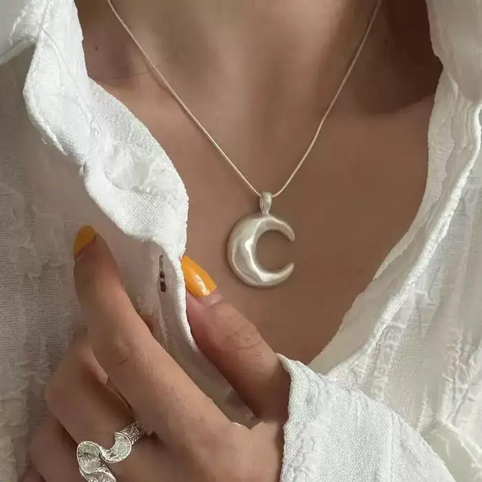 Collier pendentif lune en argent regardé S925 pour femme