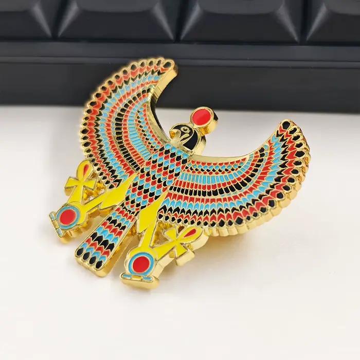 Broche émaillée Faucon Horus égyptien, Aigle ailé, Croix Ankh, Disque solaire, Bijou de mythologie de l'Égypte ancienne, Charm de sac, Cadeau