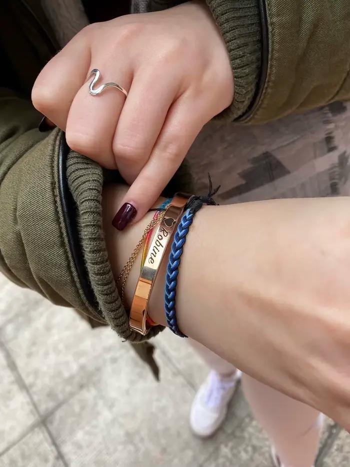 Bracelet personnalisé pour femmes largeur féminine 5mm nom gravé