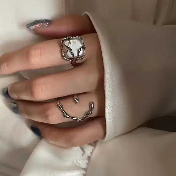 Bagues torsadées irrégulières en perles Punk gothiques pour femmes, ensemble de bagues réglables Vintage couleur argent, bijoux de Style Ins 2025
