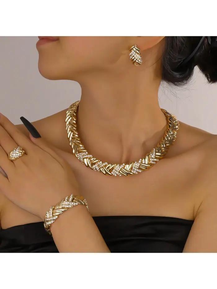 Ensemble de bijoux plaqués or 18 carats collier ras du cou africain boucles d'oreilles bagues bracelet pour femmes et unisexe occasions spéciales