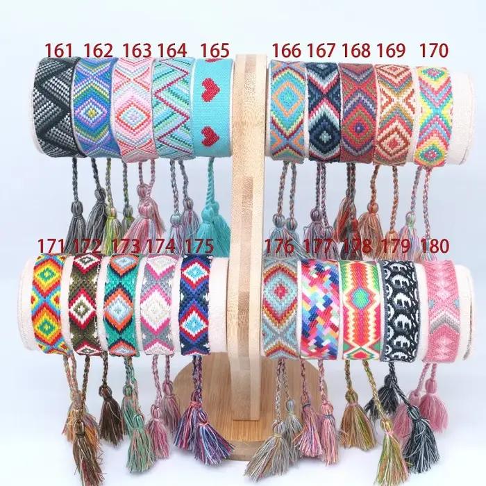 Bracelet Bohème Ajustable à Pompon Fait à la Main pour Femme
