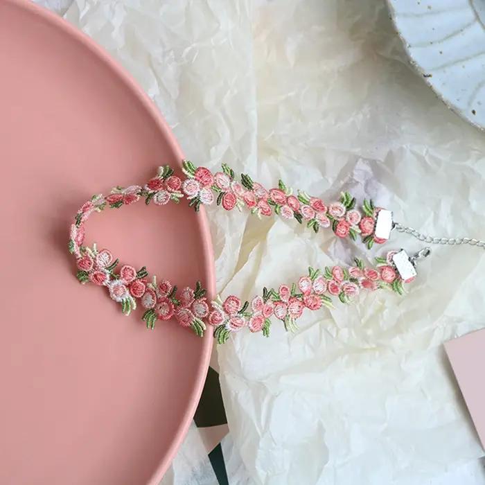 Collier ras du cou en dentelle à fleurs douces pour femmes et filles, broderie de bonne qualité, acc