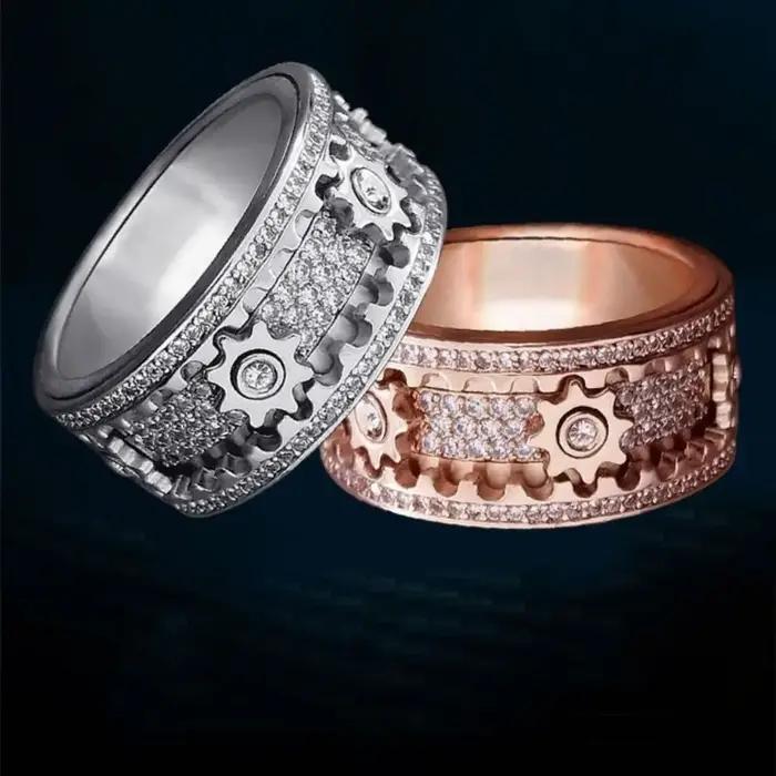 Bague Géométrique 3D en Cuivre Plaquée avec Zircone Cubique pour Hommes et Femmes, Anneau Spinner Polyvalent pour Occasions Spéciales et Bien-être