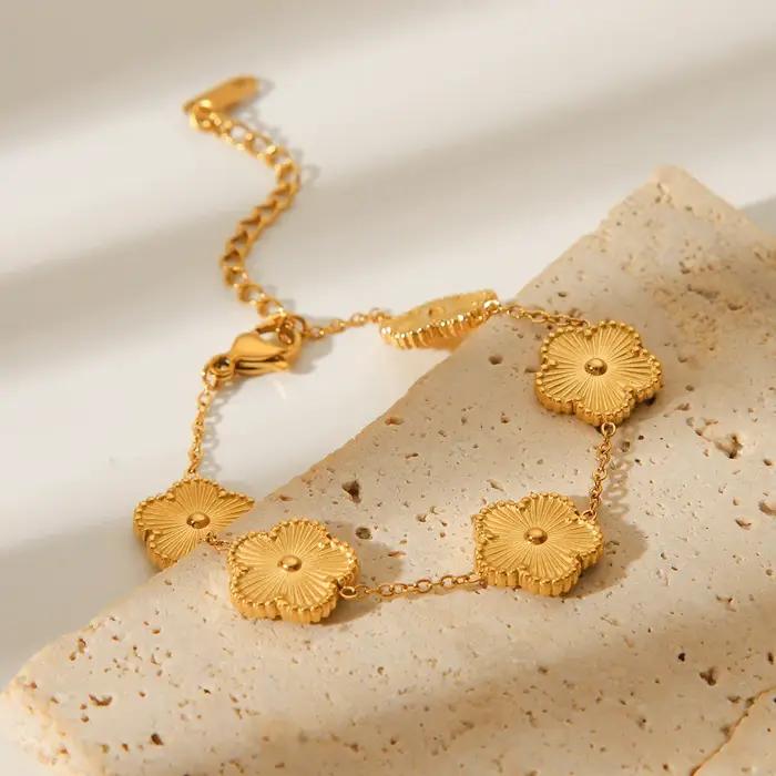 Bracelet de luxe à breloques en forme de fleur de trèfle pour femmes et filles