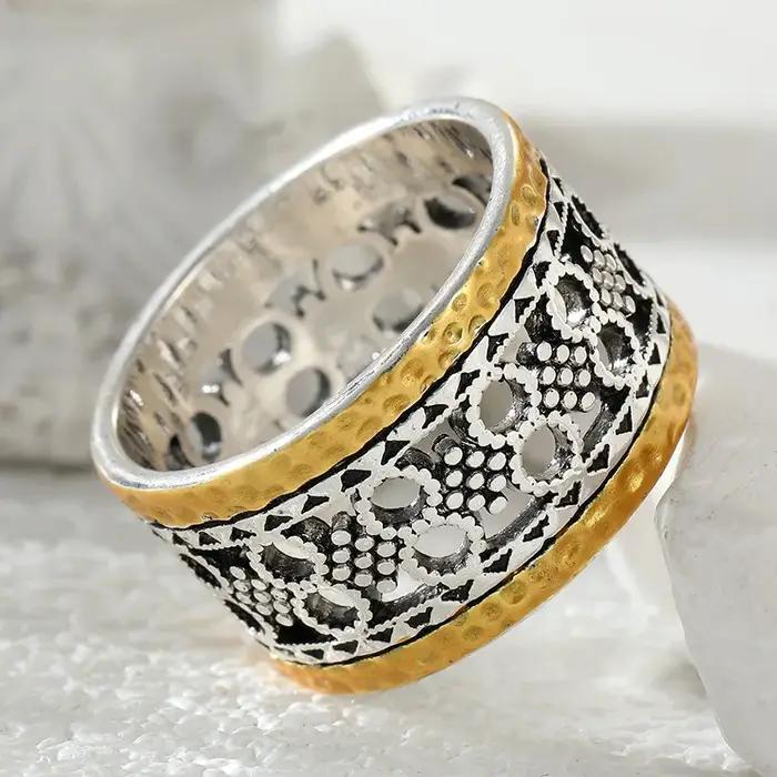 Bague de cocktail en métal bicolore géométrique pour femme, bijou de fête et cadeau d'anniversaire élégant pour usage quotidien