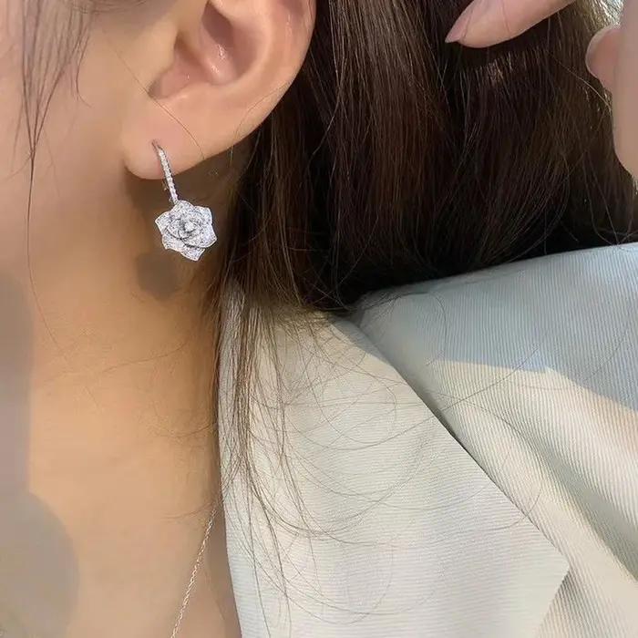 Boucles d'oreilles fleurs en argent 925 pour femmes, bijoux classiques et sophistiqués pour mariage et soirées importantes