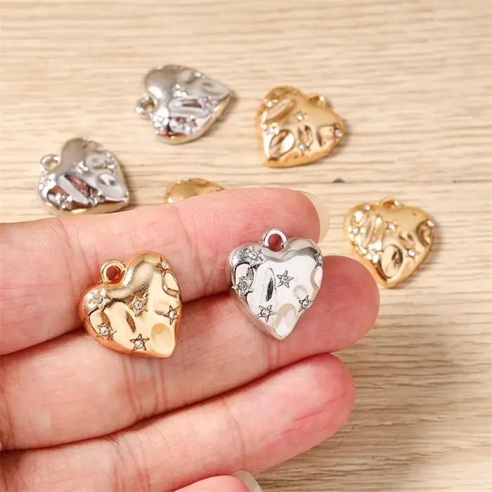 8 pièces de pendentifs en forme de cœur en alliage de cristal mignons de 17x18mm pour la fabrication de bijoux