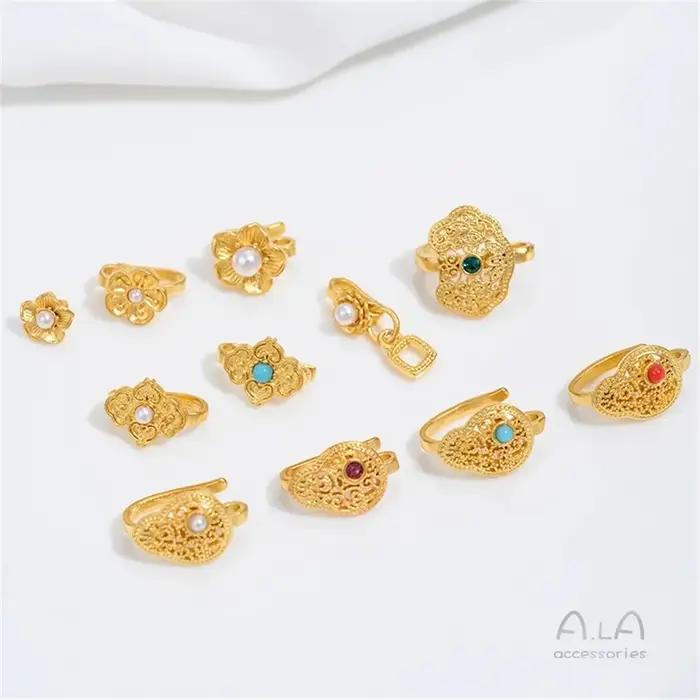 Accessoires vietnamiens en or sable incrusté de perles