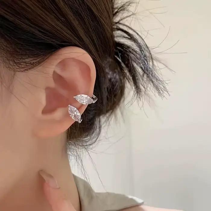 Boucles d'oreilles manchette d'oreille en zircon étincelant sans perçage avec pampille pour femme